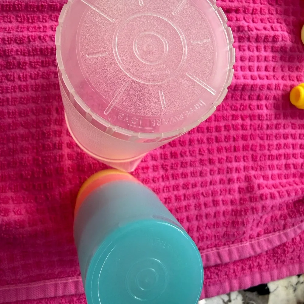 Tupperware mini kids play Frosted Pitcher with Yellow Lid and 3 Stacked Tumblers